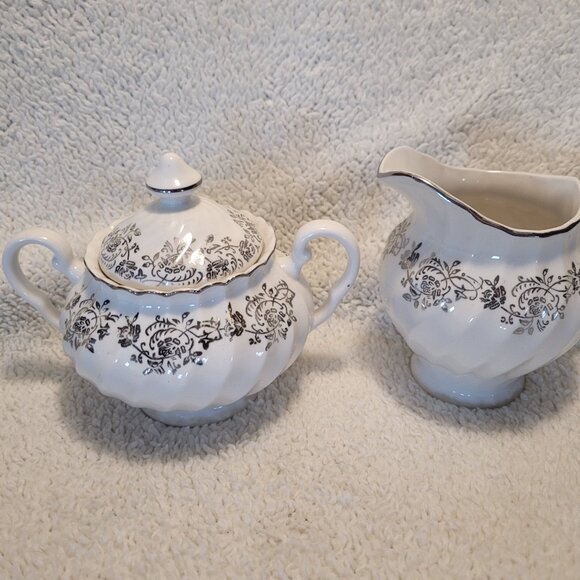 Vintage Johnson Bros China - Picture 1 of 1